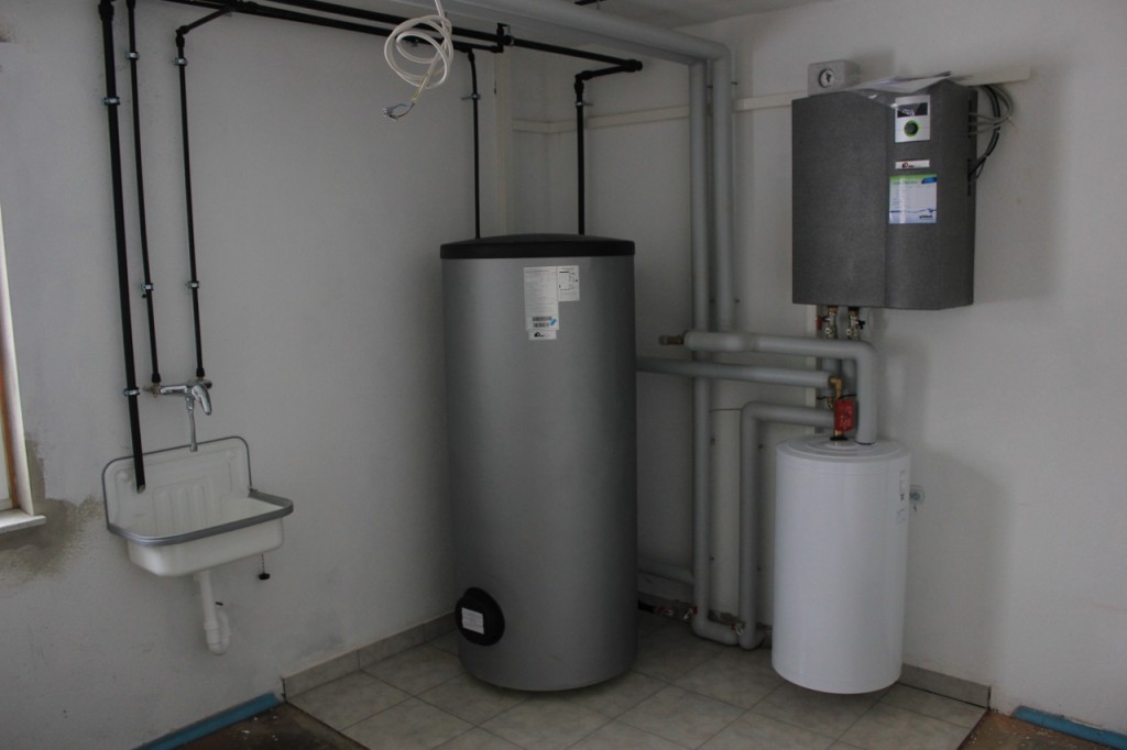 Wasserspeicher und Bedieneinheit